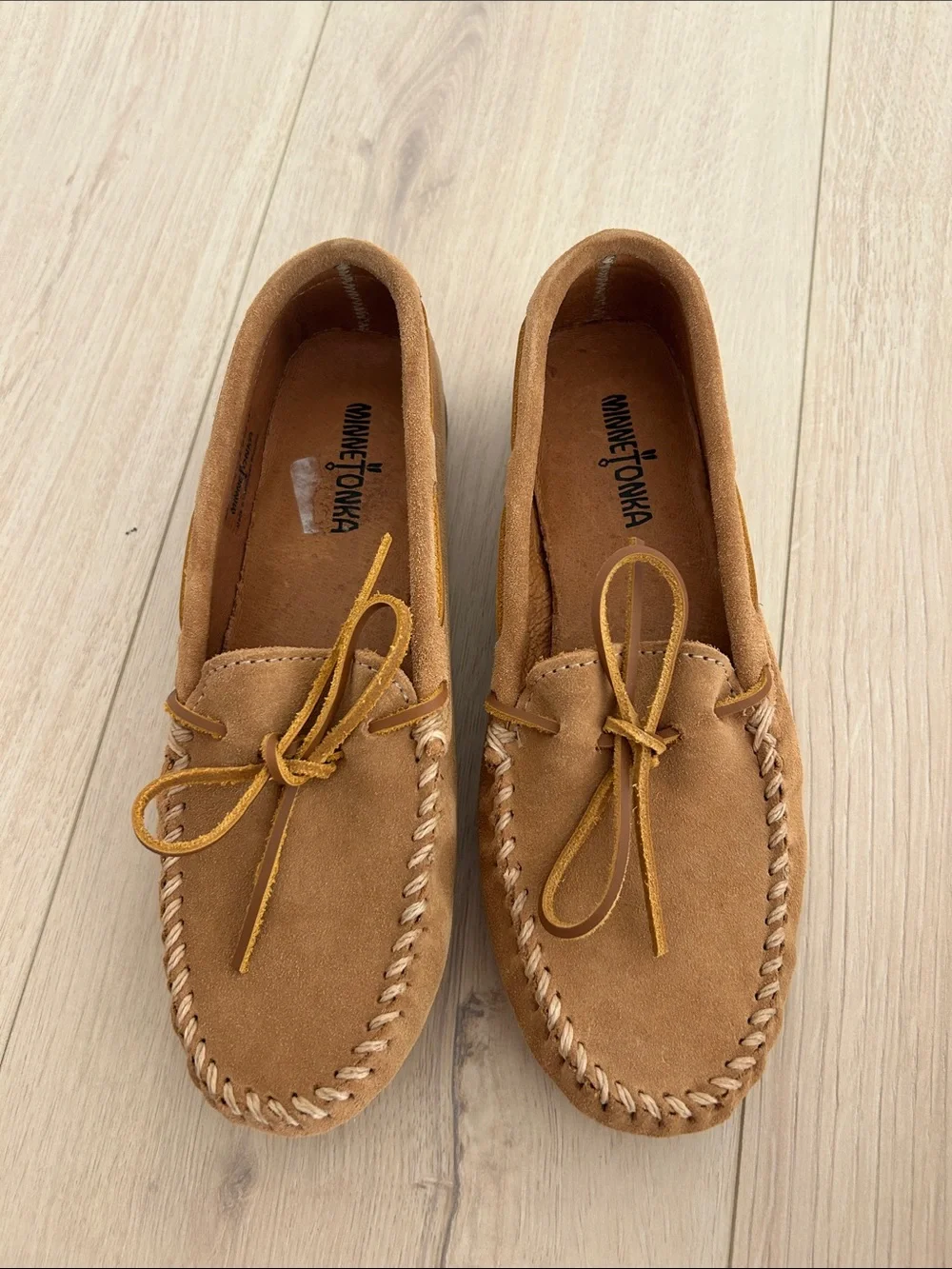 Minnetonka Men's Suede Moccasin Loafer - Tan size 9 NWT